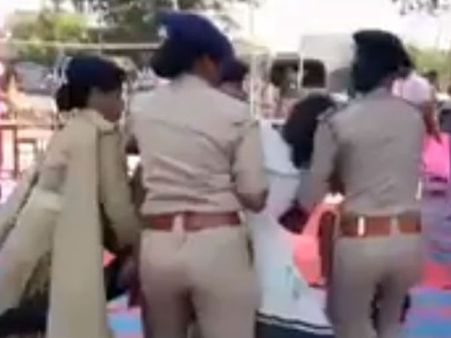 ಗುಜರಾತ್ ಸಿಎಂ ಕಣ್ಣೆದುರಲ್ಲೇ ಹುತಾತ್ಮ ಯೋಧನ ಪುತ್ರಿಗೆ ಅವಮಾನ