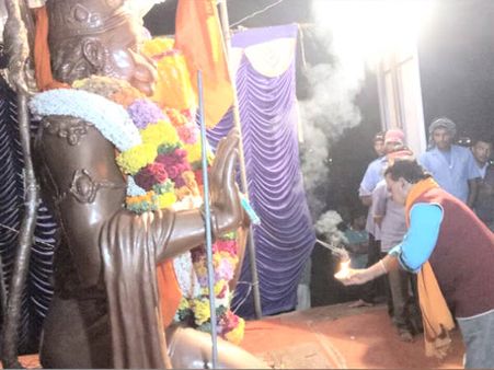 ರಾತ್ರೋರಾತ್ರಿ ಹುಣಸೂರಿನ ಹನುಮಮೂರ್ತಿ ಸ್ಥಳಾಂತರವಾಗಿದ್ದೇಕೆ ?