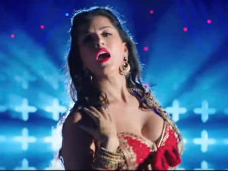 ಬೆಂಗ್ಳೂರಲ್ಲಿ ಸೇಸಮ್ಮ ಸನ್ನಿ ಲಿಯೋನ್ ಕುಣಿತ ನಿಲ್ಸಕ್ಕಾಗಲ್ಲ!