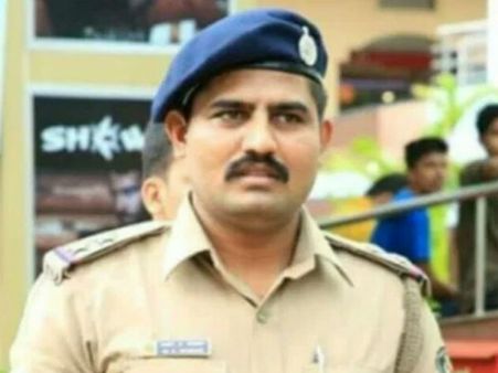 ಪೊಲೀಸ್ ಸಮವಸ್ತ್ರ ಕಳಚಿಟ್ಟು ರಾಜಕಾರಣಿಯಾಗಲು ಹೊರಟ ಮಂಗಳೂರಿನ ಮದನ್