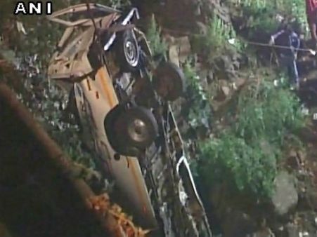 ಕೊಲ್ಹಾಪುರದಲ್ಲಿ ನದಿಗೆ ಉರುಳಿದ ಬಸ್: 13 ಜನ ದುರ್ಮರಣ