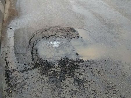 ನೀರು ಸೋರಿಕೆ: ಮಾಗಡಿ ರಸ್ತೆಯಲ್ಲಿ ಟ್ರಾಫಿಕ್ ಜಾಮ್