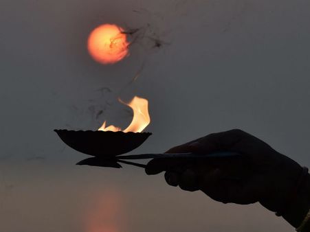 ಸಂಕ್ರಾಂತಿ ಸುಗ್ಗಿಯಂದು ಜಗದೊಡೆಯನಿಗೆ ಮಂಗಳಾರತಿ