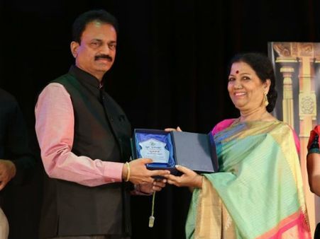 ಗಿರಿಜಾ ಲೋಕೇಶ್ ಅವರಿಗೆ ಪ್ರತಿಷ್ಠಿತ 'ಧ್ವನಿ' ಪ್ರಶಸ್ತಿ
