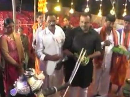 ಕೊರಗಜ್ಜ ದೈವಸ್ಥಾನಕ್ಕೆ ಖಾದರ್, ಮುಸ್ಲಿಂ ಮೂಲಭೂತವಾದಿಗಳಿಂದ ಟೀಕೆ