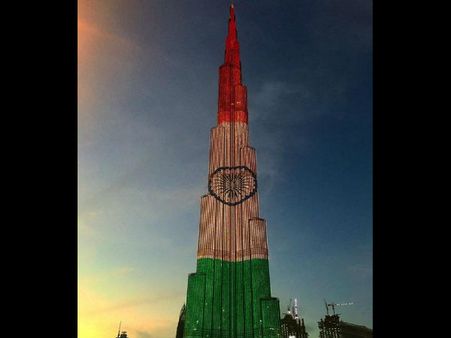 ಬುರ್ಜ್ ಕಲಿಫಾಕ್ಕೆ ಕಳೆ ನೀಡಿದ ನಮ್ಮ ಹೆಮ್ಮೆಯ ತ್ರಿವರ್ಣಧ್ವಜ!