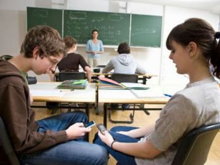 ಮೊಬೈಲ್ ಸುಪ್ರಭಾತಮ್: ನೆಟ್ಟು ಉಚಿತಮ್ ಹುಚ್ಚು ಖಚಿತಮ್|