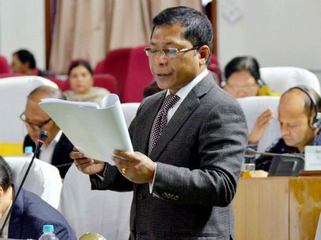 ಎರಡು ಕ್ಷೇತ್ರಗಳಲ್ಲಿ ನಾಮಪತ್ರ ಸಲ್ಲಿಸಿದ ಮೇಘಾಲಯ ಸಿಎಂ ಸಂಗ್ಮಾ