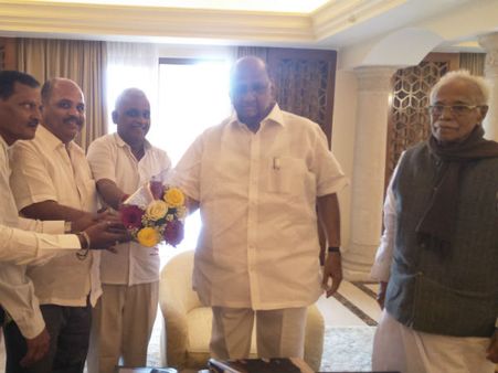 ಟಪಾಲ್ ಗಣೇಶ್- ಶರದ್ ಪವಾರ್ ಭೇಟಿ, ಬಳ್ಳಾರಿ ರಾಜಕೀಯ ಬಿರುಸು