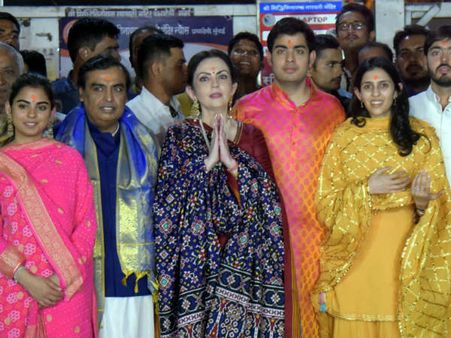 ಈ ವರ್ಷ ಡಿಸೆಂಬರ್ ನಲ್ಲಿ ಅಂಬಾನಿ ಪುತ್ರನ ಅದ್ಧೂರಿ ಮದುವೆ