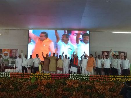 ಸಮಾಜವಾದಿ ಸಿದ್ದು ಕೈಗೆ 40 ಲಕ್ಷದ ವಾಚ್ ಬಂದಿದ್ದು ಹೇಗೆ?: ಅಮಿತ್ ಶಾ