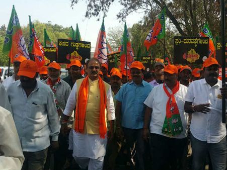 ಮಹದೇವಪುರದಲ್ಲಿ ಬಿಜೆಪಿ ಪಾದಯಾತ್ರೆ, ಟ್ರಾಫಿಕ್ ಜಾಮ್