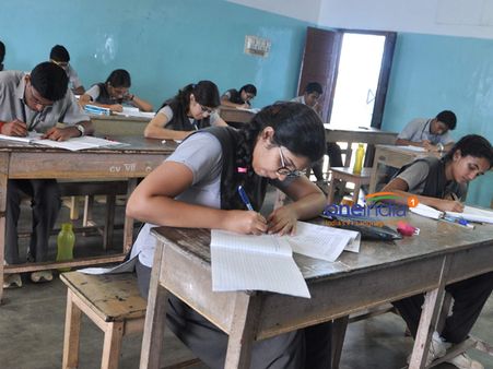 ವಿಜಯಪುರ: ಮೊದಲ ದಿನವೇ SSLC ಪ್ರಶ್ನೆ ಪತ್ರಿಕೆ ಬಹಿರಂಗ