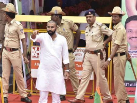 ನಲಪಾಡ್ ವಿರುದ್ಧ ಸುಪ್ರೀಂ ಮೆಟ್ಟಿಲೇರಿದ ಸಿಸಿಬಿ