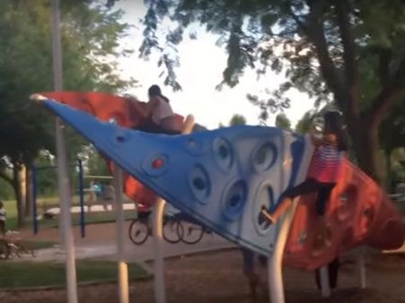 ರಾಮಕೃಷ್ಣ ಮಕ್ಕಳ ಆಟದ ಮೈದಾನ ಉಳಿಸಲು ಪ್ರತಿಭಟನೆ