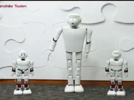 ಏರ್‌ಪೋರ್ಟ್‌ನಲ್ಲಿ ಮಾಹಿತಿ ಬೇಕಿದ್ದರೆ ರೋಬೋಟ್ ಕೆಂಪನನ್ನು ಸಂಪರ್ಕಿಸಿ