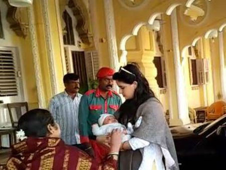 ಮೈಸೂರು ಅರಮನೆಗೆ ಆದ್ಯವೀರ್ ಒಡೆಯರ್ ಆಗಮನ