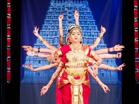 ದುಬೈನಲ್ಲಿ ವಿಜೃಂಭಣೆಯ ನೃತ್ಯ ಶಾಲೆ ವಾರ್ಷಿಕೋತ್ಸವ