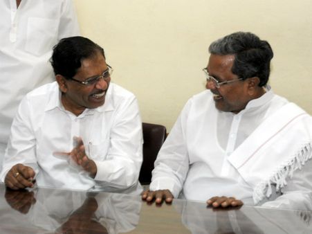 ಕಾಂಗ್ರೆಸ್ಸಿನ ಕುಟುಂಬ ರಾಜಕೀಯದಿಂದ ಟಿಕೆಟ್ ಹಂಚಿಕೆ ಗೊಂದಲ