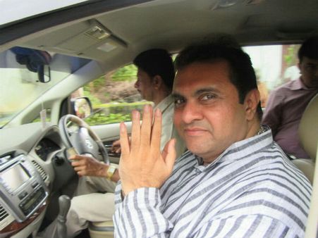 2 ಕೆಜಿ ಚಿನ್ನ, 86 ಕೋಟಿ ಆಸ್ತಿ ಘೋಷಿಸಿದ ಸಚಿವ ಪ್ರಮೋದ್ ಮಧ್ವರಾಜ್