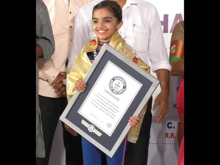 ಅಬ್ಬಬ್ಬಾ.ಗಿನ್ನೆಸ್ ದಾಖಲೆ ಮಾಡಿ ಹೂನಗೆ ಚೆಲ್ಲಿದ ಒಂಬತ್ತರ ಪೋರಿ !