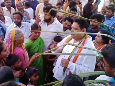 ಬಳ್ಳಾರಿಗೆ ಬಂದ ಅನಿಲ್ ಲಾಡ್ ಗೆ ಮಹಿಳೆಯರಿಂದ ಬೈಗುಳದ ಸ್ವಾಗತ