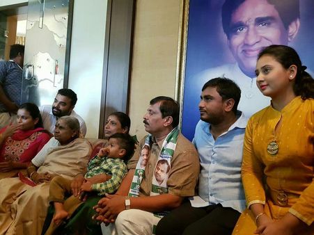 ಬಿಜೆಪಿ ತೊರೆದು ಜೆಡಿಎಸ್ ಸೇರಿದ ನಟಿ ಅಮೂಲ್ಯ ಮಾವ