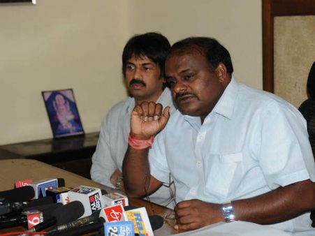 ಕಲ್ಲಪ್ಪ ಹಂಡಿಭಾಗ ಪತ್ನಿ ಬಗ್ಗೆ ಕುಮಾರಸ್ವಾಮಿ ವಿವಾದಾತ್ಮಕ ಹೇಳಿಕೆ