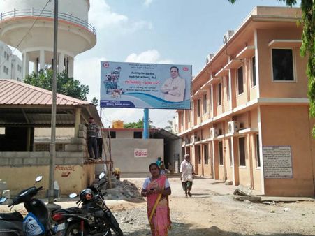 ಮಂಡ್ಯ: ನೀತಿ ಸಂಹಿತೆ ಜಾರಿಯಲ್ಲಿದ್ದರೂ ಎಲ್ಲಲ್ಲೂ ಸರ್ಕಾರಿ ಜಾಹೀರಾತು!