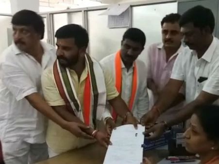 ಕಾಂಗ್ರೆಸ್‌ನ ಅತಿ ಕಿರಿಯ ಅಭ್ಯರ್ಥಿ ಮಂಜುನಾಥ ಗೌಡ ನಾಮಪತ್ರ