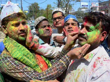 ರಾಜಕಾರಣಿಗಳಿಗಿಂತ ನಾವೇ ಹೆಚ್ಚು ಕೆಟ್ಟುಹೋಗಿದ್ದೇವೆ!