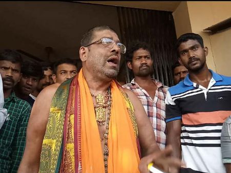 ಉಡುಪಿ ಶಿರೂರು ಸ್ವಾಮೀಜಿಯ ಅಧಿಕೃತ ರಾಜಕೀಯ 'ಪುರಪ್ರವೇಶ'