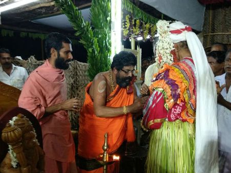 ಶೀರೂರು ಶ್ರೀಗಳಿಗೆ ಸ್ಪರ್ಧಿಸದಂತೆ ಹೇಳಿದ್ದು ಕೋಲದ ದೈವ !