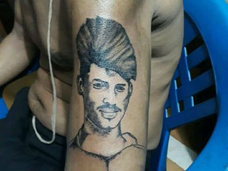 ಮಗನ ನೆನಪಿಗೆ ಹಚ್ಚೆ ಹಾಕಿಸಿಕೊಂಡು ಮತ್ತೆ ಸುದ್ದಿಯಾದ್ರು ಕಮಲಾಕರ ಮೇಸ್ತ