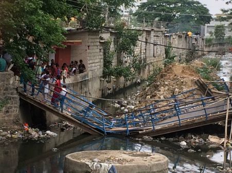 ಮತ ಕೇಳಲು ಶಾಸಕ ಹ್ಯಾರಿಸ್ ಬಂದಾಗಲೇ ಸೇತುವೆ ಕುಸಿಯಿತು