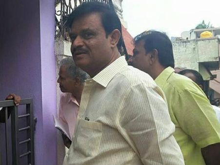 ವೋಟರ್ ಐಡಿ ಪತ್ತೆ: ಕಾಂಗ್ರೆಸ್ ಅಭ್ಯರ್ಥಿ ಮುನಿರತ್ನ ನಾಯ್ಡು ವಿರುದ್ಧ ಎಫ್‌ಐಆರ್