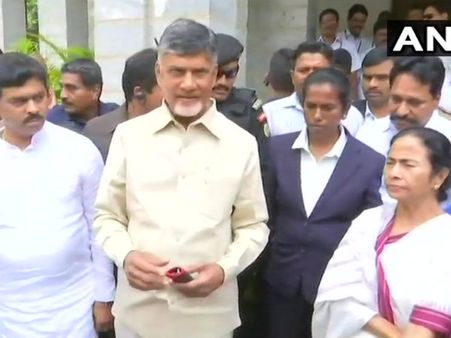 ಎಚ್ಡಿಕೆ ಪ್ರಮಾಣವಚನಕ್ಕೆ ಬೆಂಗಳೂರಿಗೆ ಬಂದ ನಾಯ್ಡು, ದೀದಿ