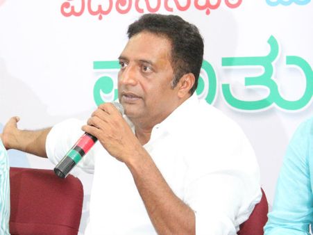 ಮೋದಿ, ಬಿಜೆಪಿ ಟೀಕಿಸಿದ್ದಕ್ಕೆ ದೂರವಿಟ್ಟ ಬಾಲಿವುಡ್: ಪ್ರಕಾಶ್ ರೈ