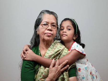 ಹಳೆತನ ಬಿಟ್ಟು ಹೊಸತನಕ್ಕೆ ತೆರೆದುಕೊಂಡಿರುವ ಅಜ್ಜಿಯರು