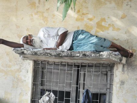 ಎಷ್ಟು ಕಾರ್ಮಿಕ ದಿನಾಚರಣೆಗಳು ಬಂದರೂ ಕಾರ್ಮಿಕನ ಬದುಕು ಹೀಗೆಯೇ!