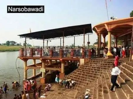 ಕಾಲು ಜಾರಿ ನದಿಗೆ ಬಿದ್ದು ಪಾಲಕರ ಎದುರೇ ಪ್ರಾಣ ಬಿಟ್ಟ ಯುವಕ