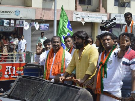 ನಟ ಯಶ್‌ ಬೊಮ್ಮನಹಳ್ಳಿಯಲ್ಲಿ ಸತೀಶ್‌ ರೆಡ್ಡಿ ಪರ ಪ್ರಚಾರ