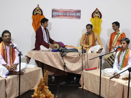 ದುಬೈನಲ್ಲಿ ಮನಸೂರೆಗೊಂಡ 'ಅಷ್ಟಭುಜೆ ಆದಿಮಾಯೆ' ತಾಳಮದ್ದಳೆ