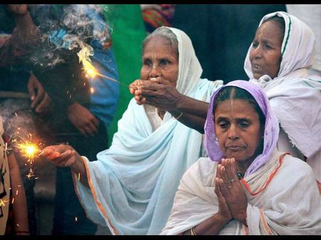 ಜೂನ್ 23 ವಿಶ್ವ ವಿಧವೆಯರ ದಿನ, ಬನ್ನಿ ಅವರಿಗೆ ಧೈರ್ಯ ತುಂಬೋಣ