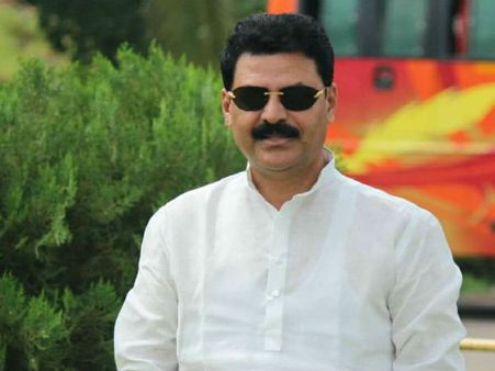 'ಶೋಭಾ ಕರಂದ್ಲಾಜೆ ಅವರ ಮನೆ ಮೇಲೆ ಐಟಿ ದಾಳಿ ನಡೆಯಬೇಕು'