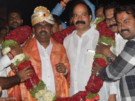 ದೀರ್ಘ ಕಾಲದ ಬಳಿಕ ಮತ್ತೆ ಒಂದಾದ ಕರವೇ ಬಣಗಳು?