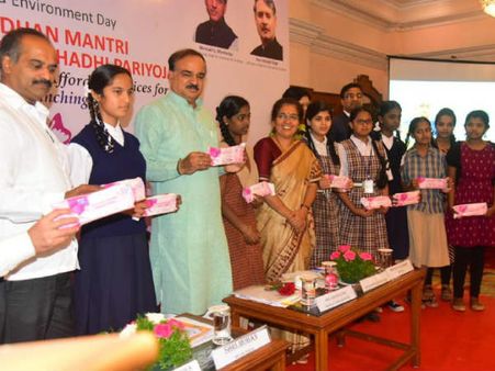 ಸುವಿಧ ಯೋಜನೆ: ಸ್ಯಾನಿಟರಿ ನ್ಯಾಪ್‌ಕಿನ್ಸ್‌ 2.50 ರೂಗೆ ಲಭ್ಯ!