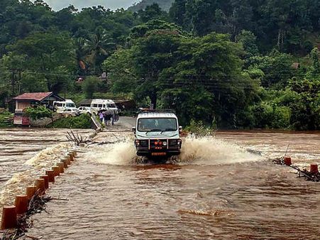 ಭಾರಿ ಮಳೆಗೆ ಚಿಕ್ಕಮಗಳೂರಿನ ಪ್ರಮುಖ ಹೆದ್ದಾರಿಗಳು ಬಂದ್
