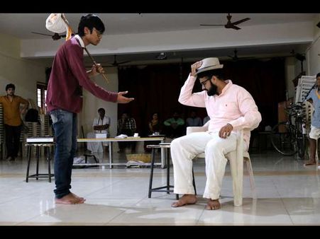 ಮೈಸೂರಿನ ಕಲಾಮಂದಿರದಲ್ಲಿ ಪಾರ್ಶ್ವ ಸಂಗೀತ ನಾಟಕ ಪ್ರದರ್ಶನ