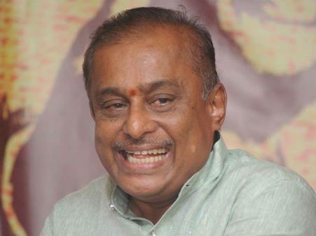 ಜೀವನದ ಸಿದ್ಧಾಂತವೇ ಇರಲಿ, ಐಟಂ ಸಾಂಗೇ ಇರಲಿ, ಹಂಸಲೇಖರನ್ನ ಮೀರಿಸೋರಿಲ್ಲ!